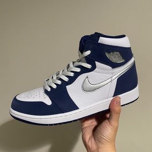 Air Jordan 1 Retro Midnight Navy